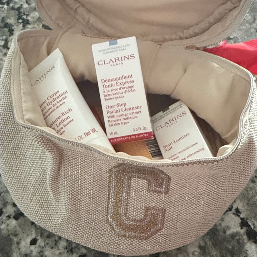 Clarins Travel Size Bundle + Makeup Bag ✨